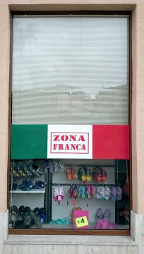 Ironizzando sulla Zona Franca.
